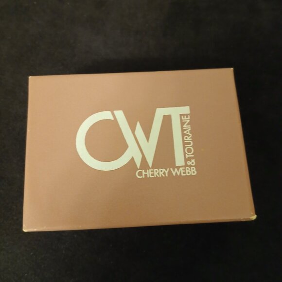 Holiday Floral Earrings - Picture 4 of 4